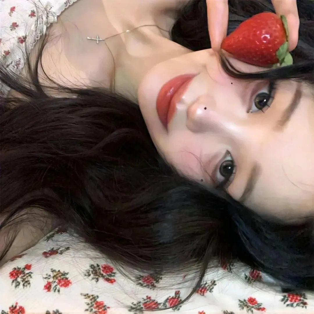 不可爱的她